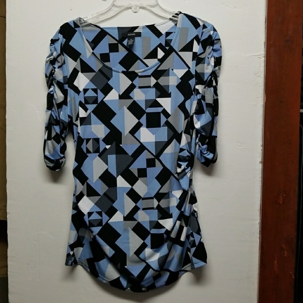 Blue Alfani top